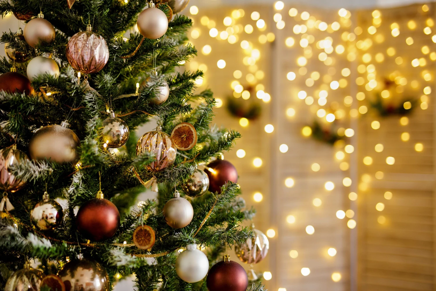 Winter Decor Store -Winter Decor Store King of Christmas Christmas Lights scaled