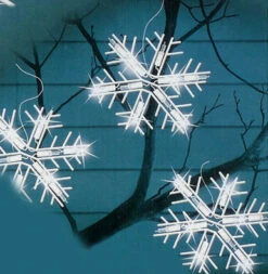 100 Clear Twinkling Snowflake Icicle Christmas Lights - 8.6 Ft White Wire
