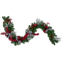 Northlight 6' X 12" Plaid And Houndstooth And Berries Artificial Christmas Garland - Unlit