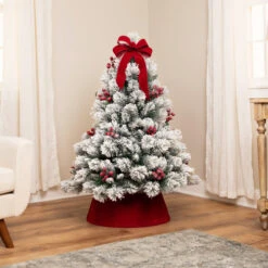 Real Touchâ„¢? Flocked Fairfield Fir Full Artificial Christmas Tree - 4.5' -Unlit